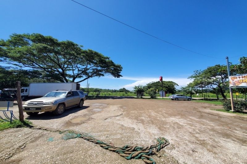 Large parking lot for developement at Lote Vista Campo for sale samara costa rica